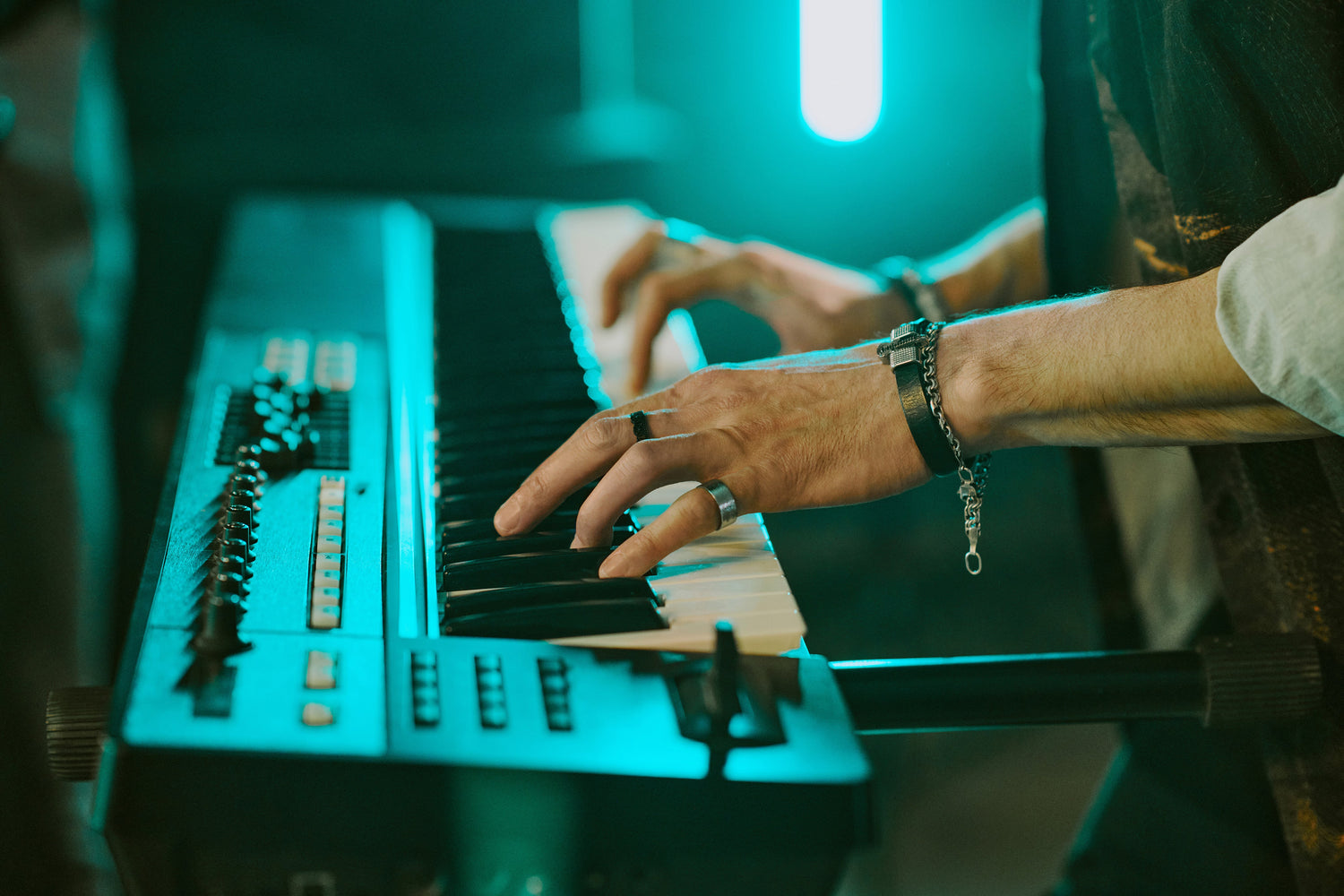 Keyboards & Piano